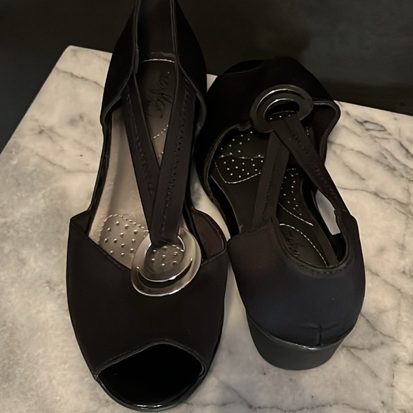 DexFlex Comfort Circle Open Toe Wedge - Picture 7 of 16